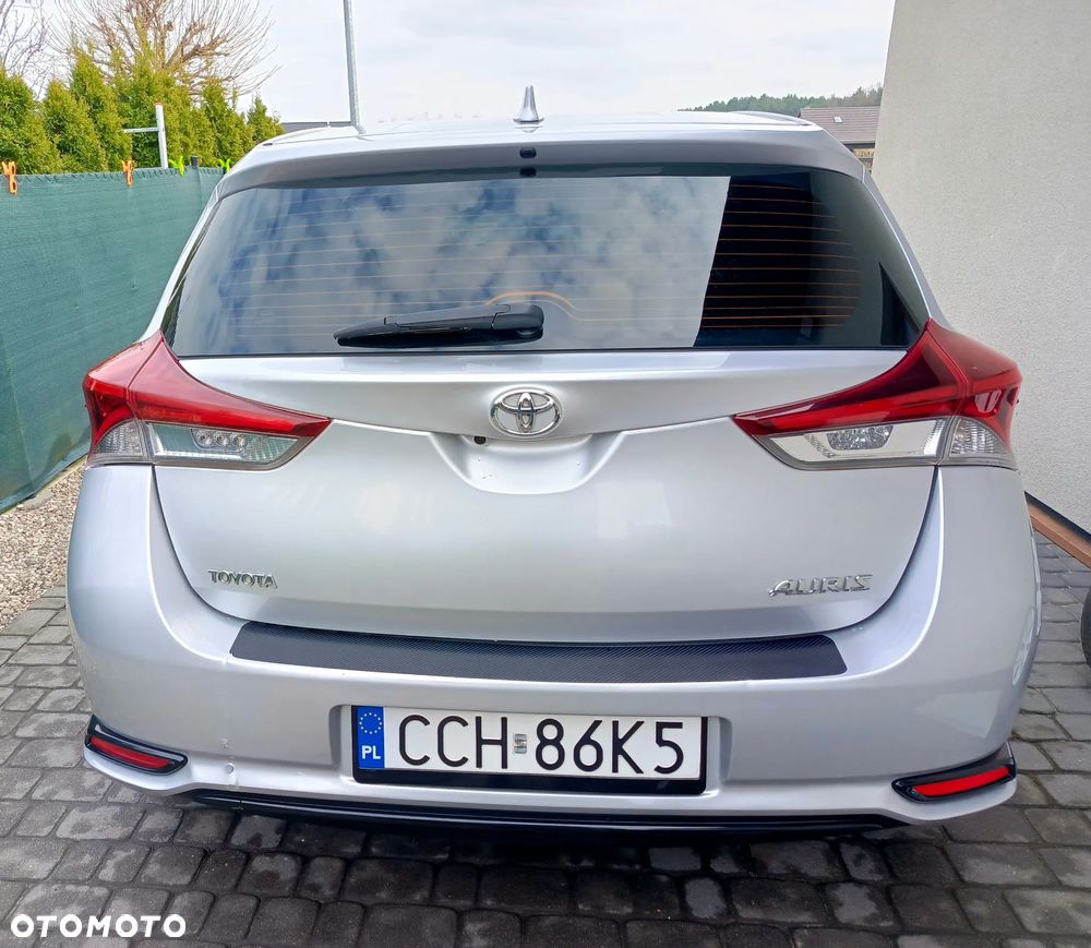 Toyota Auris 1.4 D-4D Luna EU5 - 5