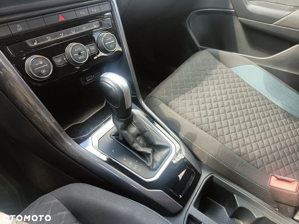 Volkswagen T-Roc - 17