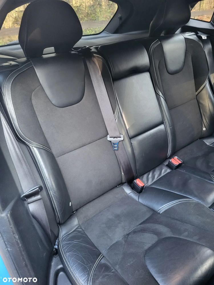 Volvo V40 D2 R Design - 14