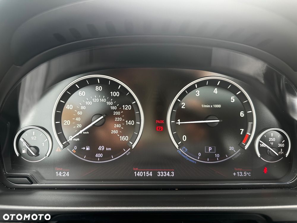 BMW Seria 5 528i xDrive - 12