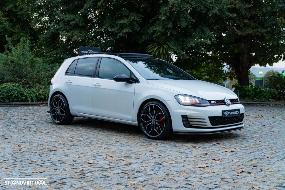 VW Golf - 8
