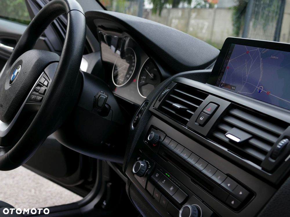 BMW Seria 1 118i Edition Sport - 6