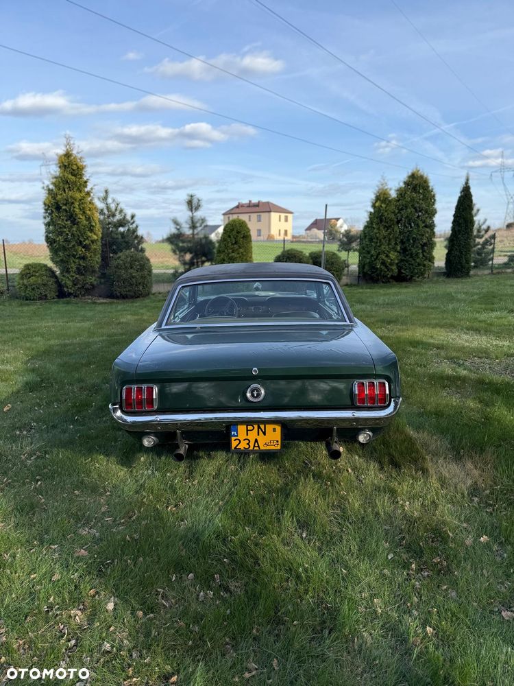 Ford Mustang - 4
