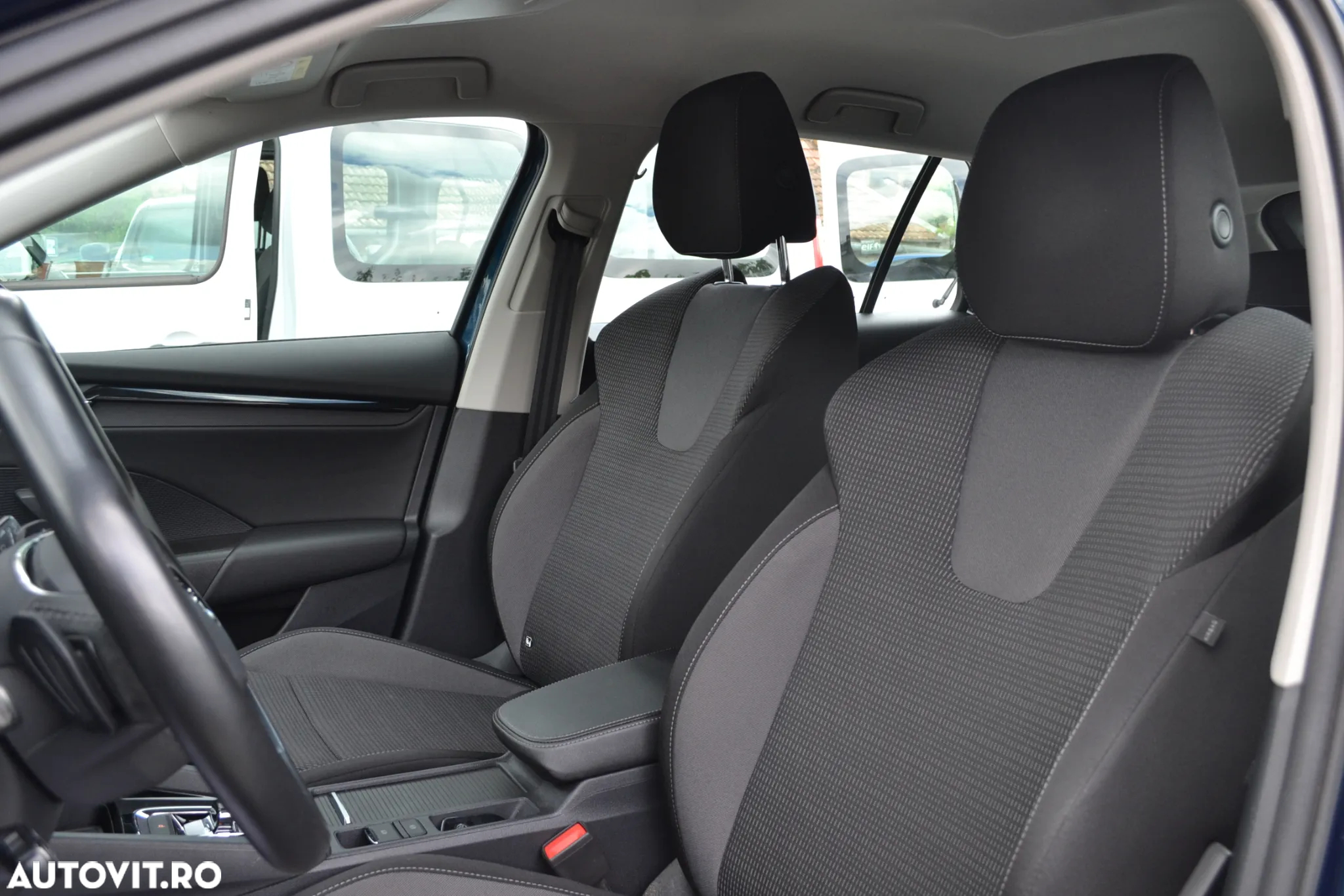 Skoda Octavia Combi 2.0 TDI DSG Ambition - 14