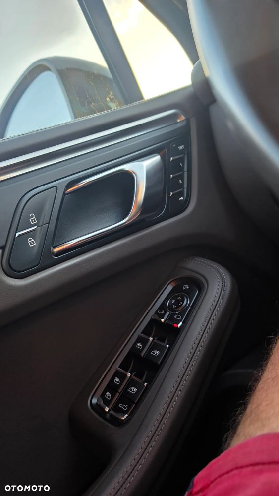Porsche Macan T - 18