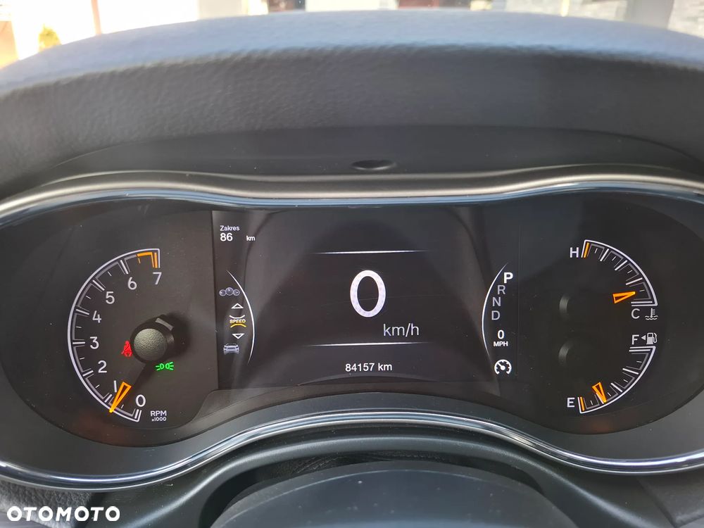 Jeep Grand Cherokee - 23