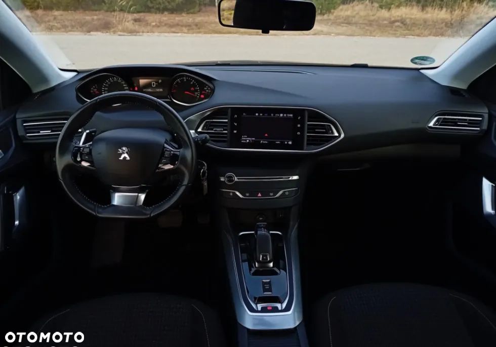 Peugeot 308 BlueHDi 130 EAT8 Stop & Start Allure Business-Paket - 21