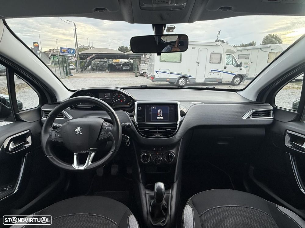 Peugeot 208 1.2 PureTech Style - 23