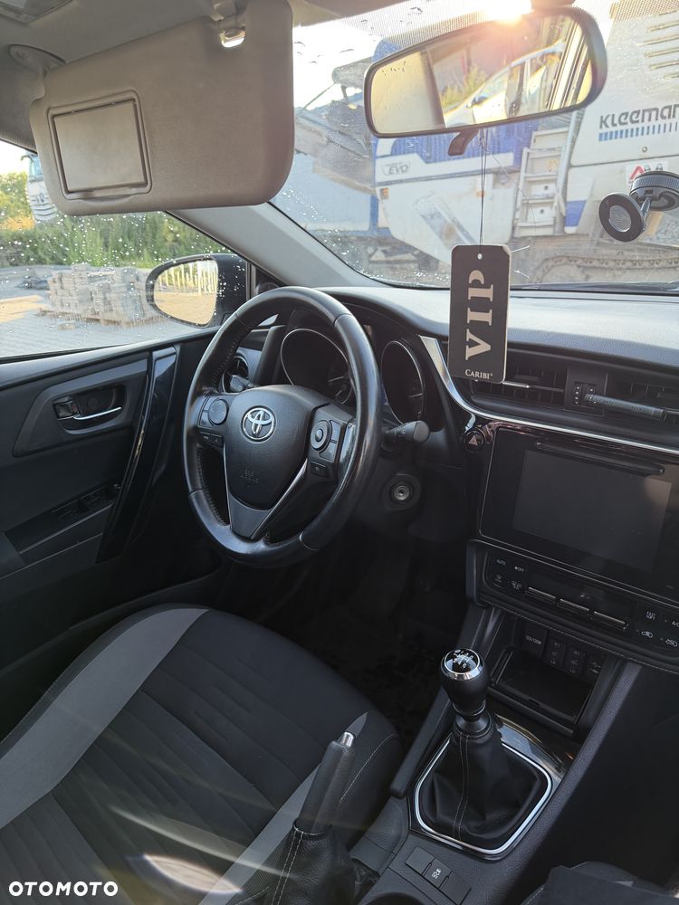 Toyota Auris - 36