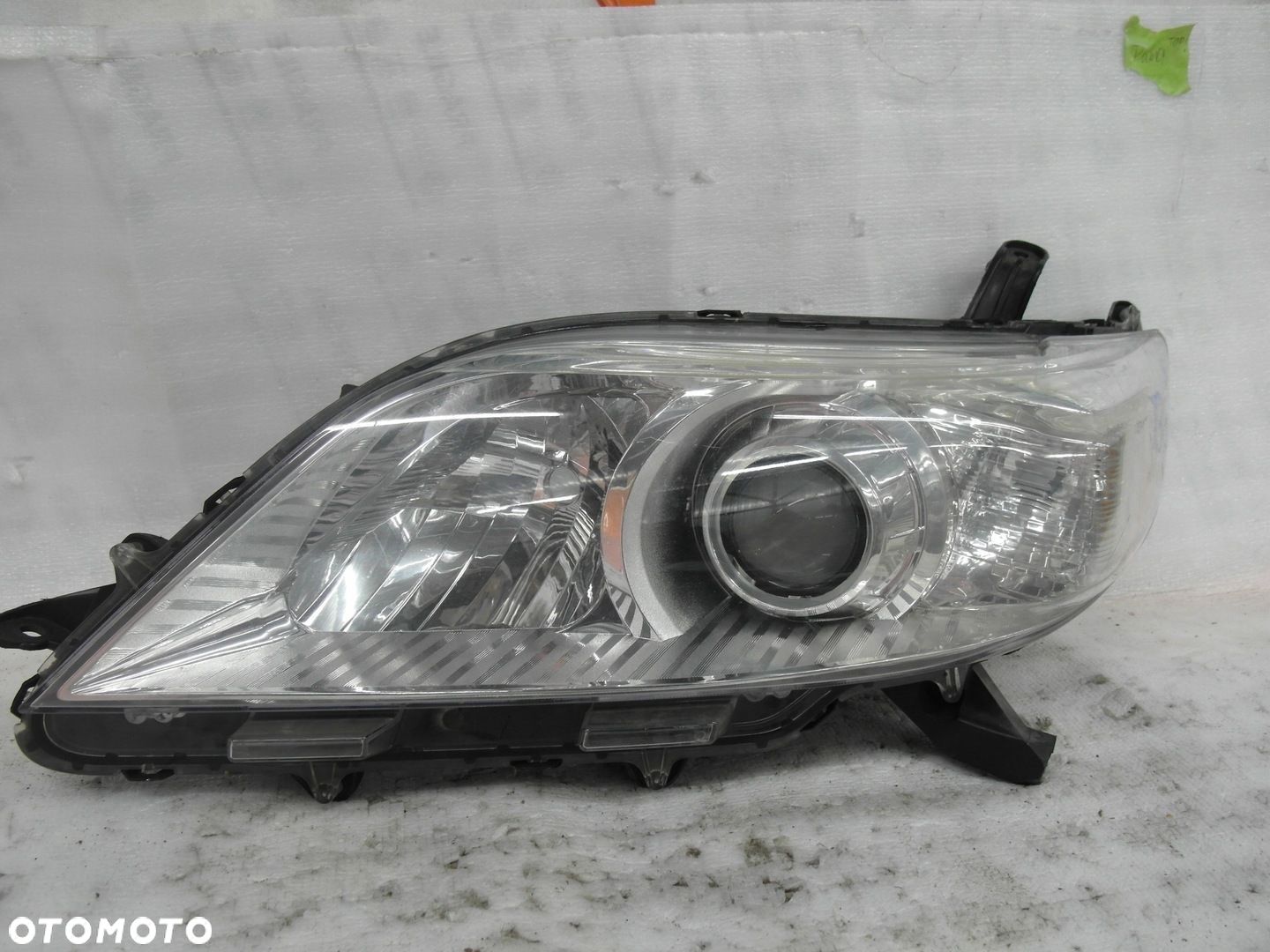 TOYOTA SIENNA ORYGINAŁ LAMPA PRZEDNIA LEWA LEWY PRZÓD - 1