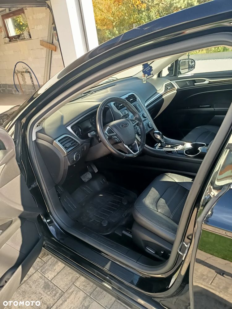 Ford Fusion 2.0 EcoBoost Titanium - 10