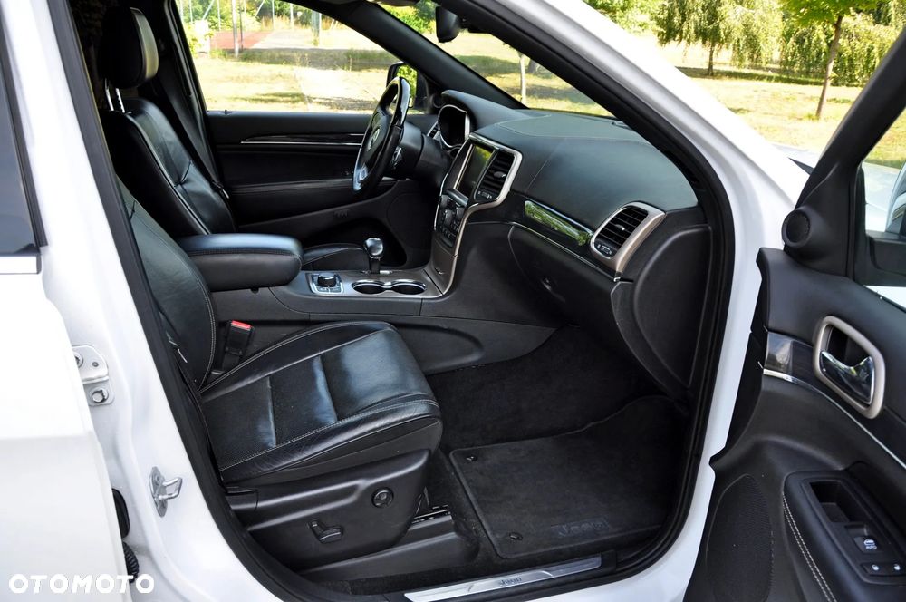 Jeep Grand Cherokee - 26