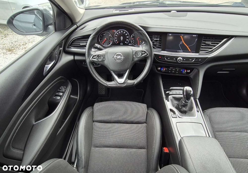 Opel Insignia - 10