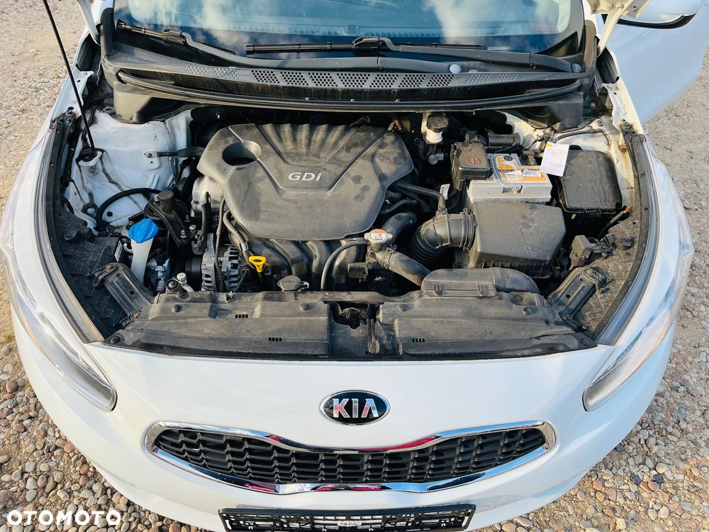 Kia Ceed 1.6 GDI SW Dream-Team Edition - 25