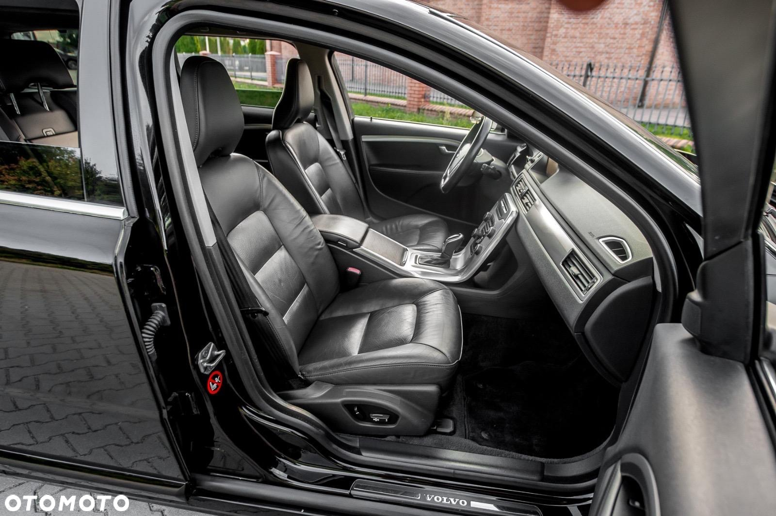 Volvo V70 T6 AWD Geartronic Momentum - 32