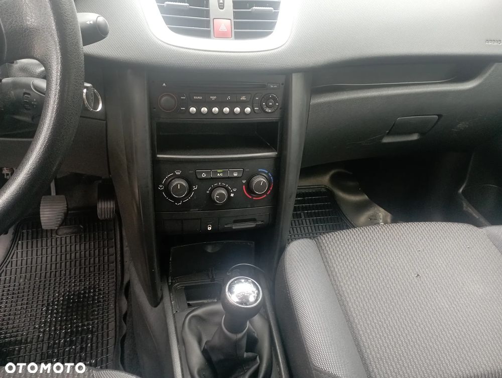 Peugeot 207 70 HDi FAP Filou - 12