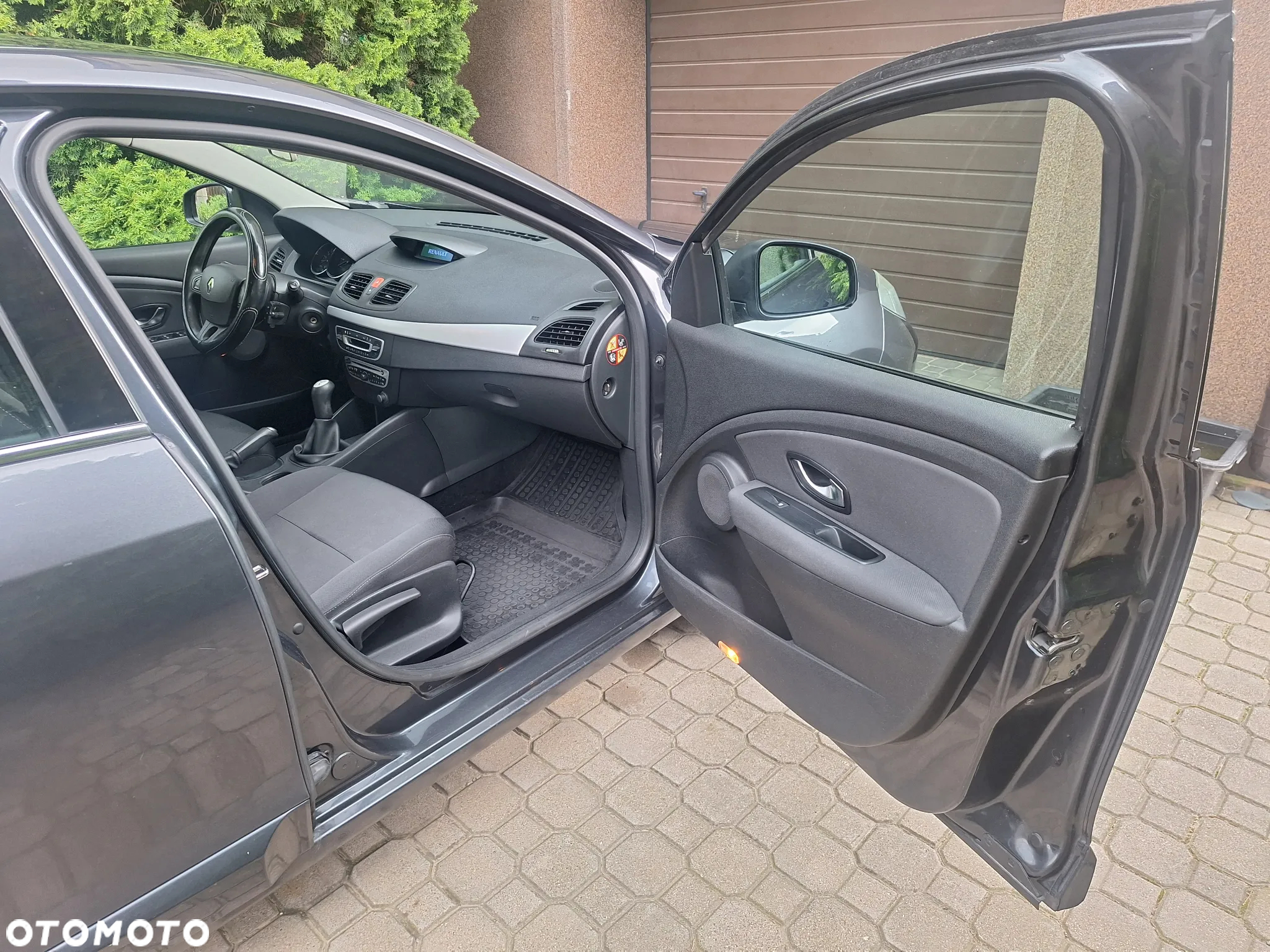 Renault Fluence 1.6 16V Privilege - 11