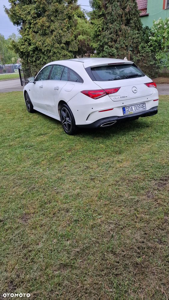 Mercedes-Benz CLA 250 E 8G-DCT - 4