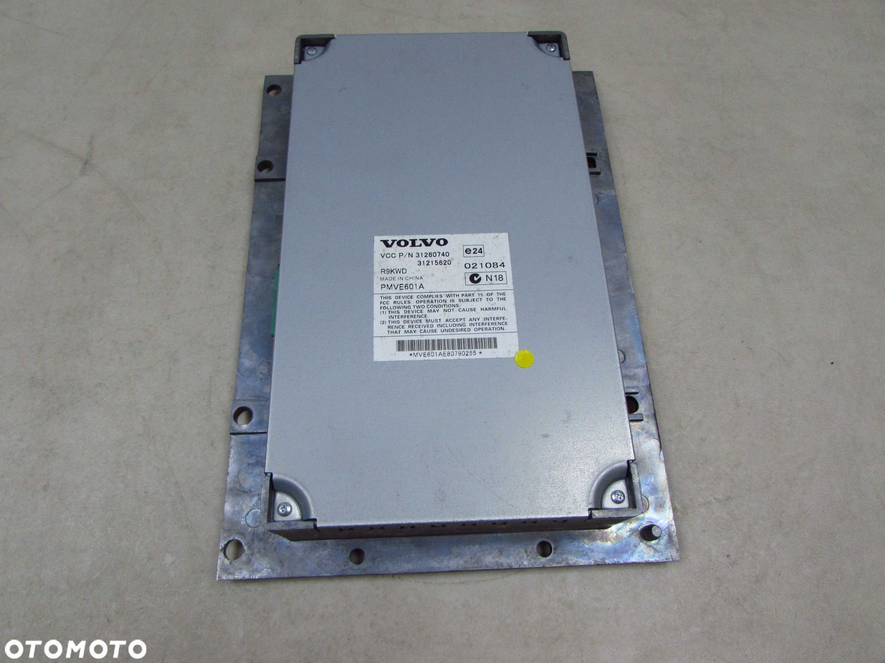 VOLVO C30 S40 V50 C70 II LIFT 06-13 WZMACNIACZ RADIA 31260740 DYNAUDIO - 3