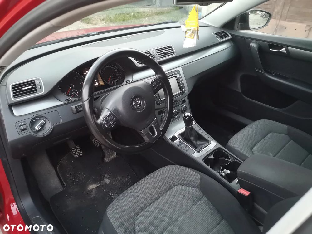 Volkswagen Passat 2.0 TDI 4Motion BlueMotion Technol Comfortline - 12