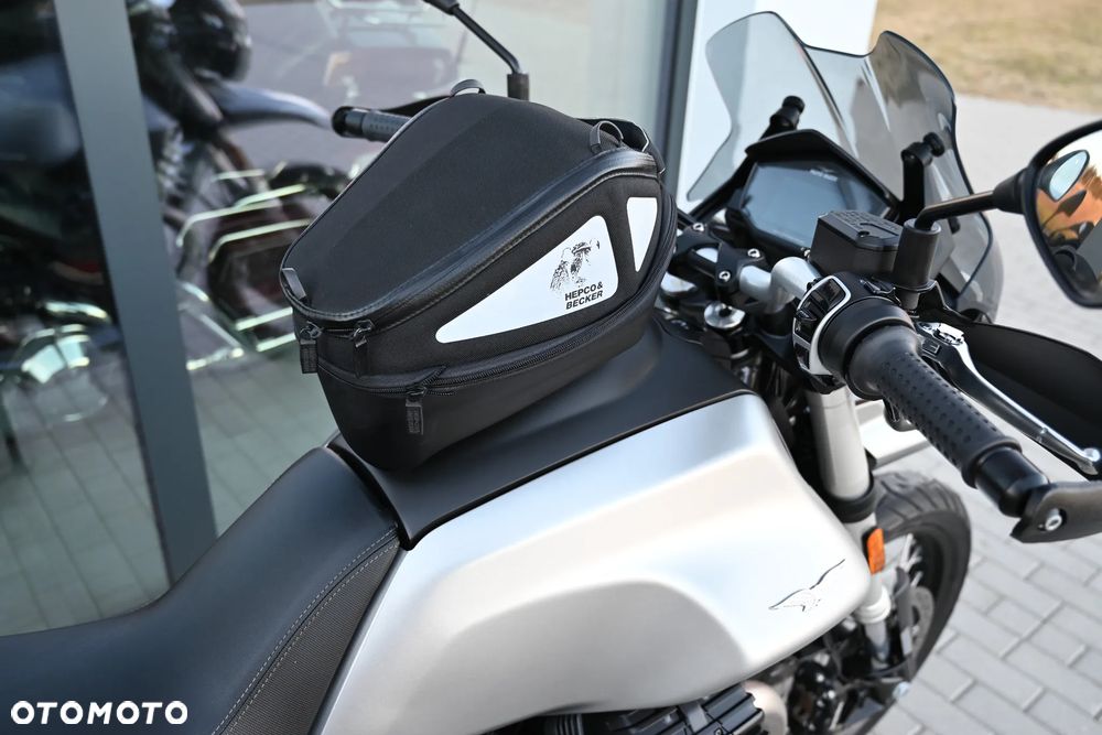 Moto Guzzi V85 - 33