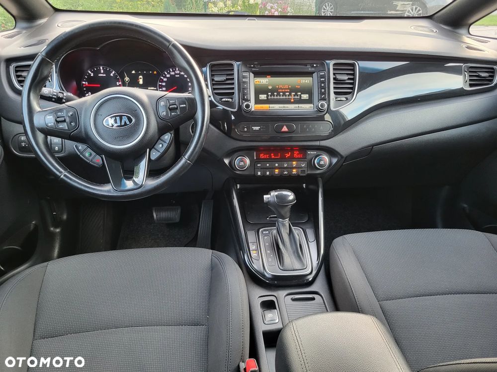 Kia Carens 1.7 CRDi 141 Dream Team Edition - 12