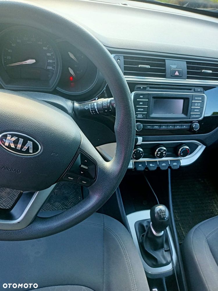 Kia Rio - 5