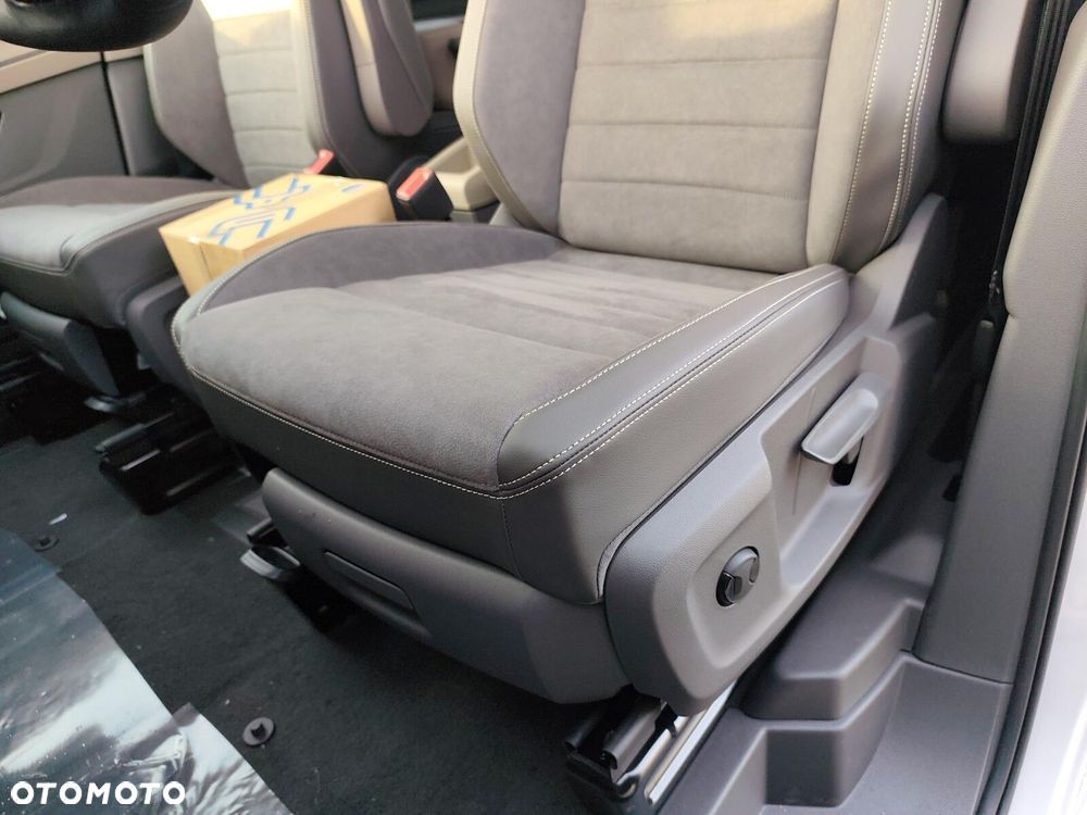 Volkswagen Multivan - 15