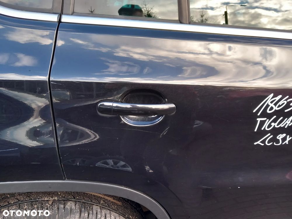 VW TIGUAN I 5N DRZWI PRAWE TYLNE PRAWY TYŁ KOLOR: LC9X - 2