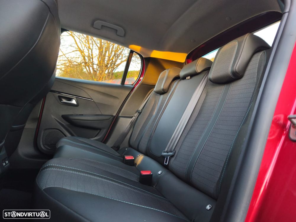 Peugeot 208 1.2 PureTech Allure EAT8 - 4