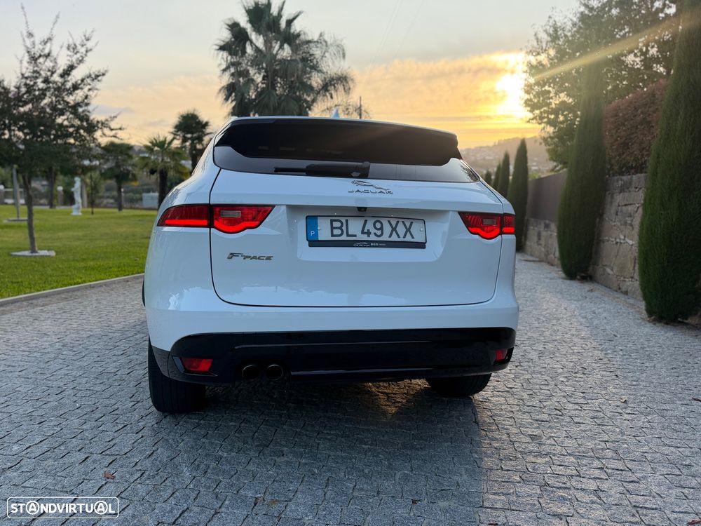 Jaguar F-Pace 20d R-Sport - 19