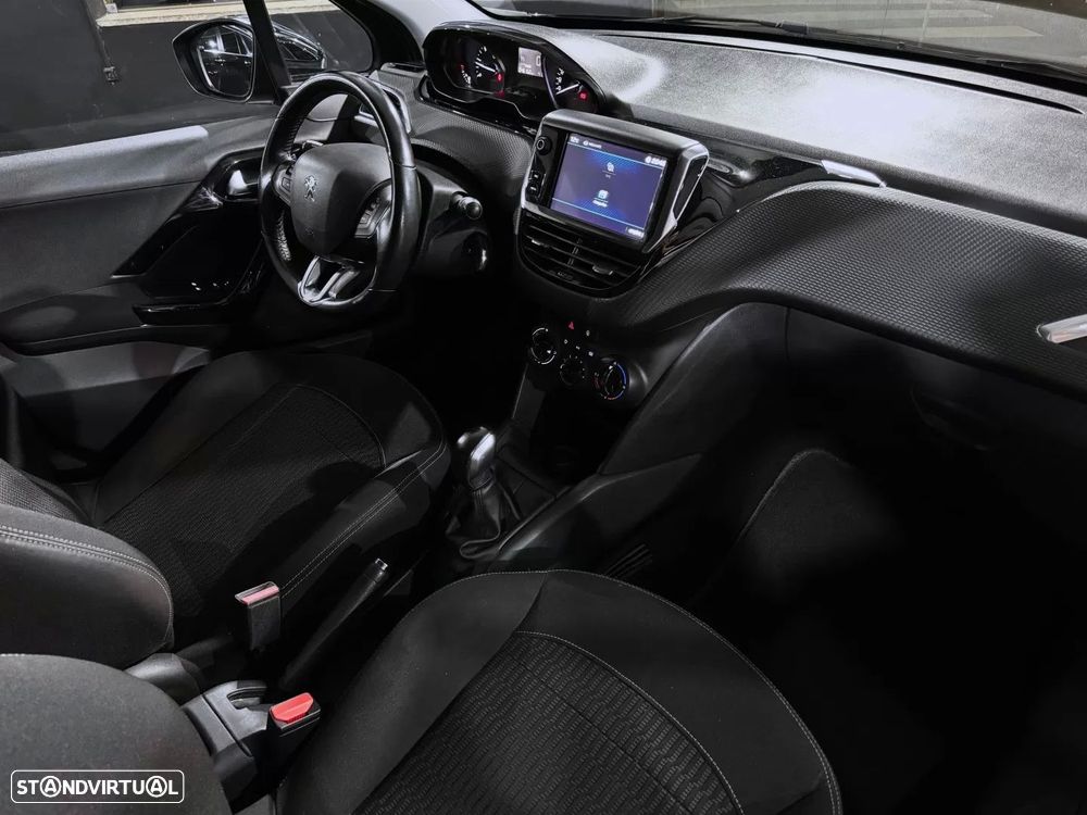 Peugeot 208 1.6 BlueHDi Style - 28