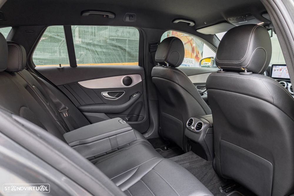 Mercedes-Benz C 300 de AMG Line - 34
