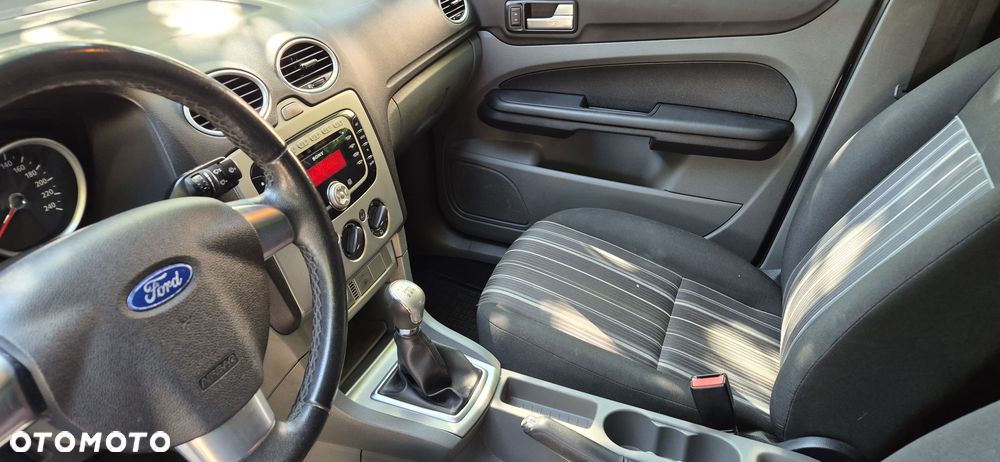 Ford Focus 1.6 16V Ambiente - 10