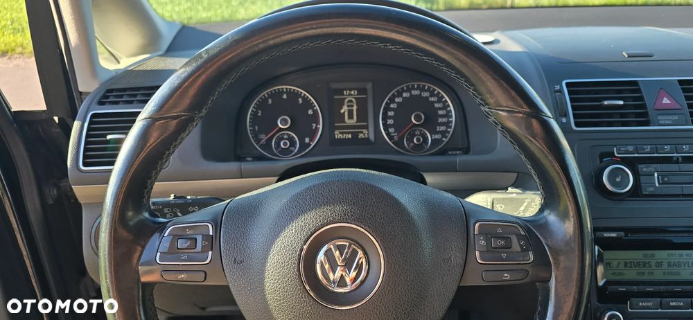 Volkswagen Touran - 28