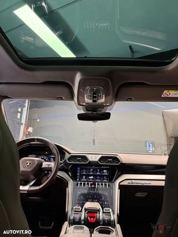 Lamborghini URUS - 10