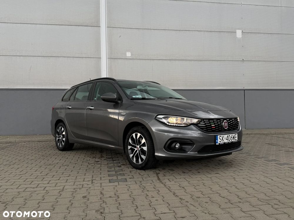 Fiat Tipo 1.4 16v Lounge EU6d - 2