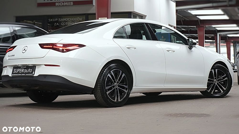 Mercedes-Benz CLA 200 7G-DCT - 13