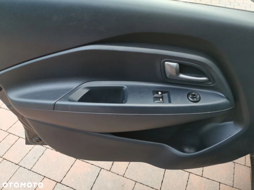 Kia Rio 1.2 Edition 7 - 12
