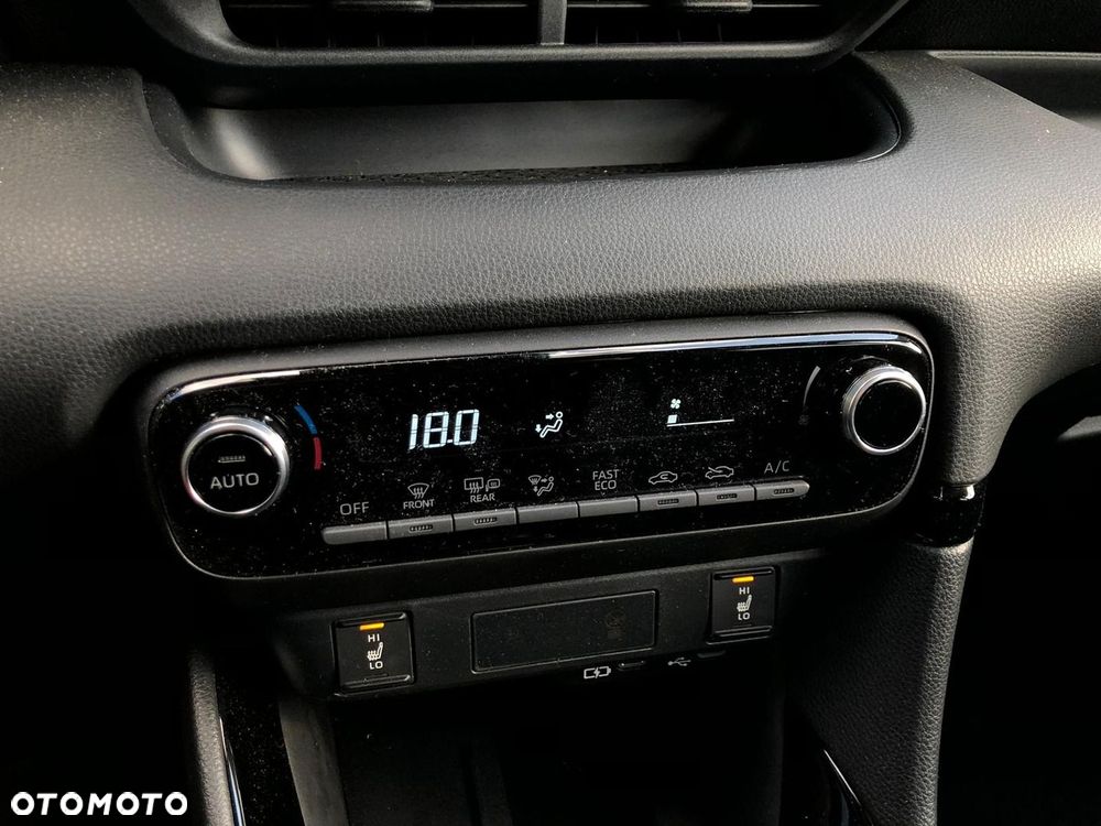 Toyota Yaris Hybrid 1.5 Style - 21