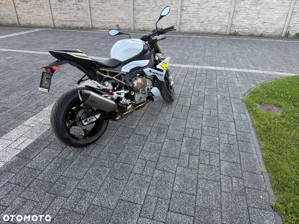 BMW S - 10