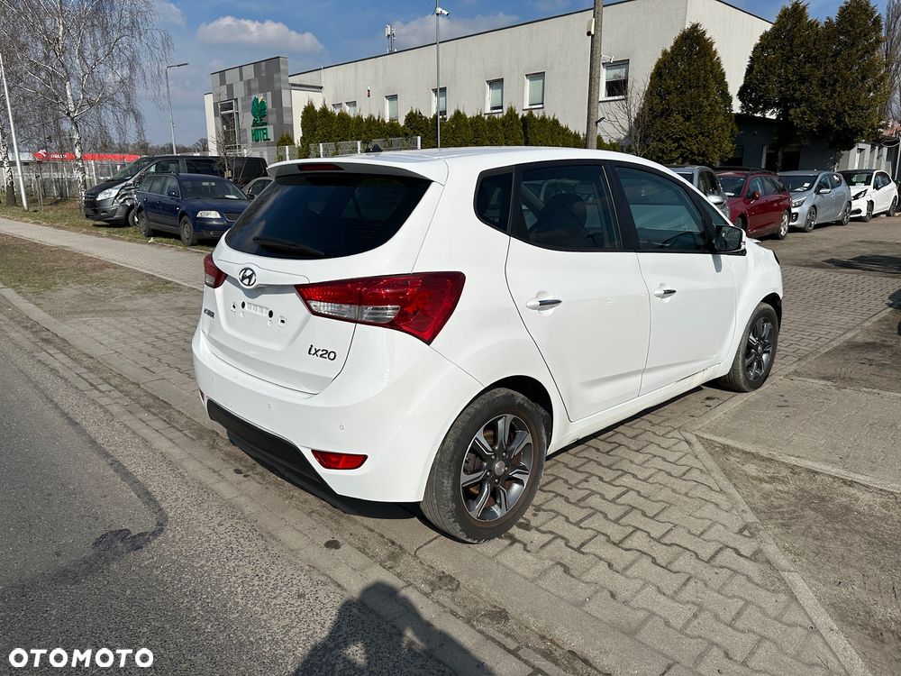 Hyundai ix20 1.4 Premium blue - 5
