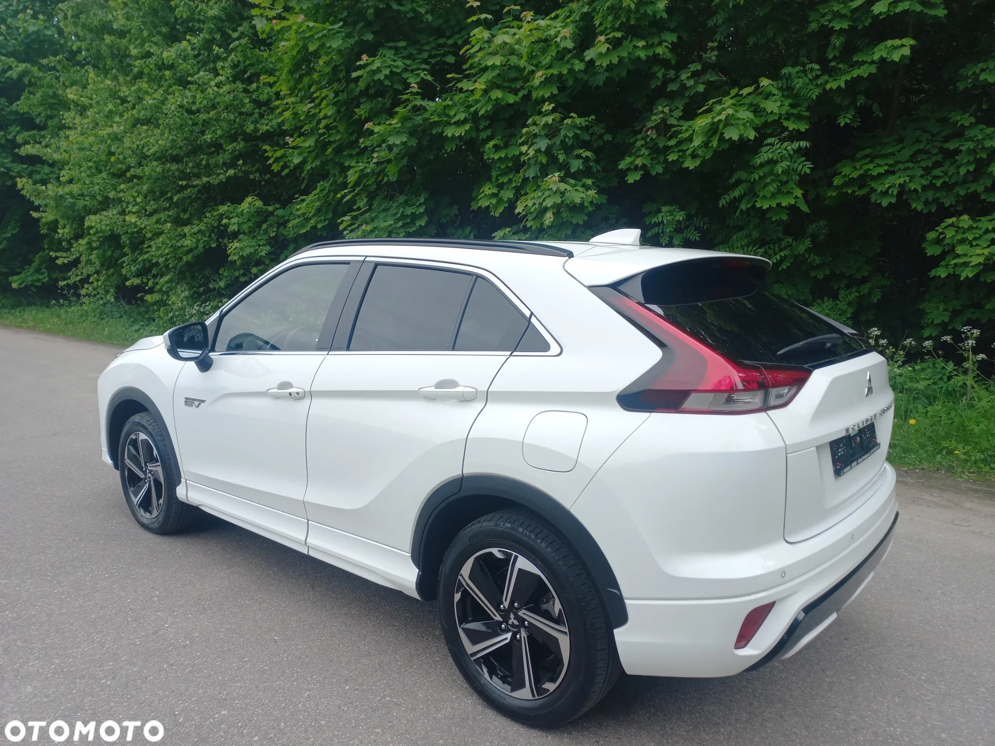 Mitsubishi Eclipse Cross Plug-In Hybrid 4WD Basis - 11