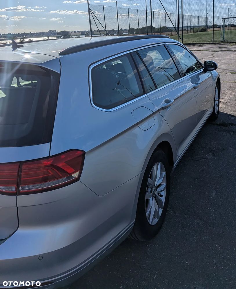 Volkswagen Passat 2.0 TDI SCR Comfortline DSG - 11