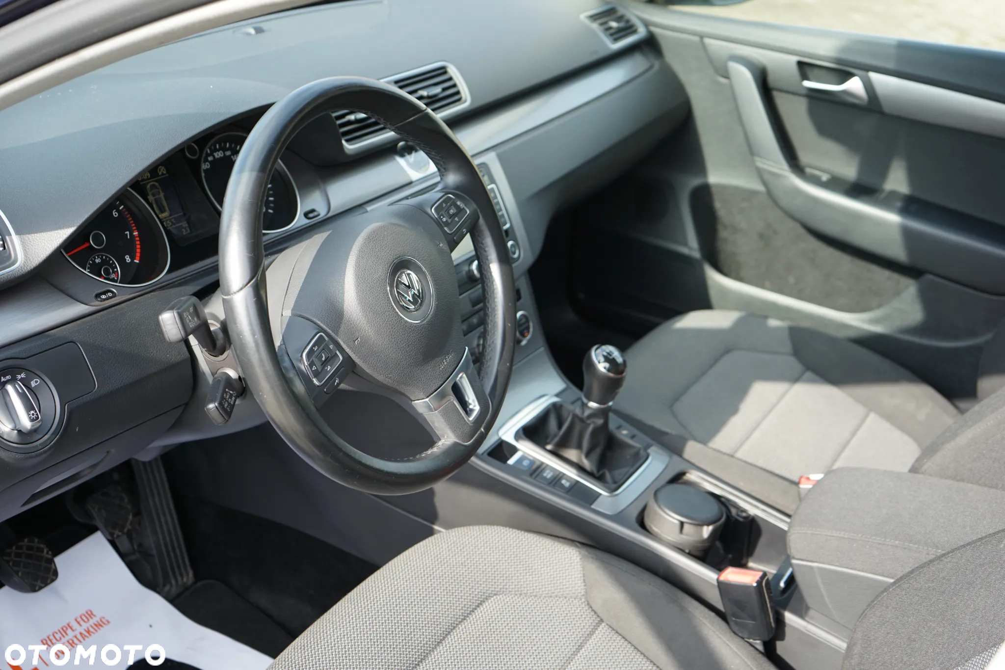 Volkswagen Passat 1.4 TSI BMT Comfortline - 18