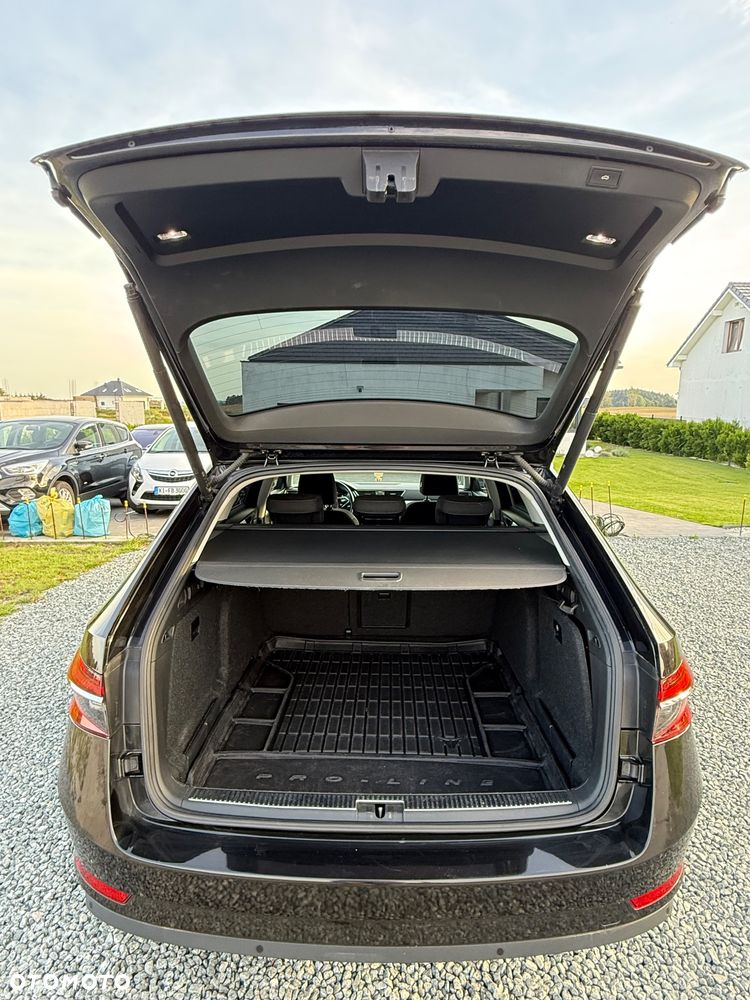 Skoda Superb 2.0 TDI SCR Ambition DSG - 27