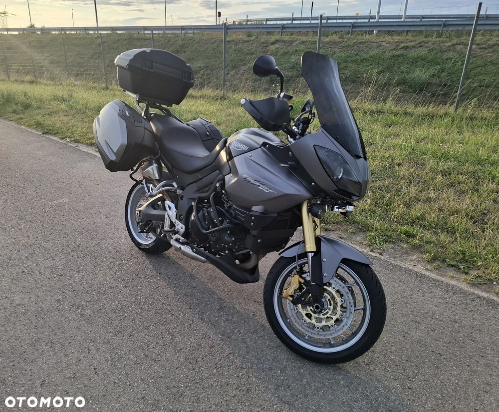 Triumph Tiger - 1