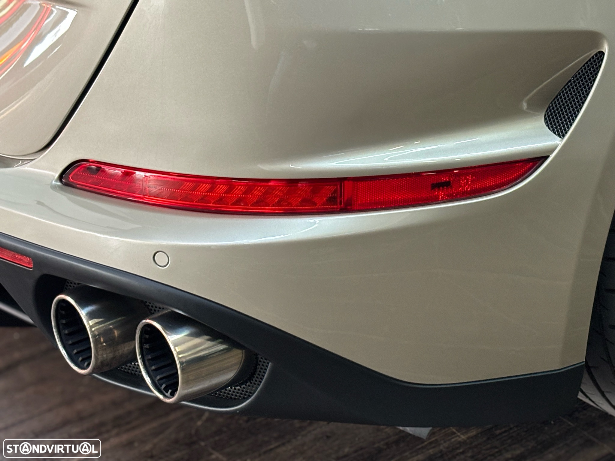 Ferrari California T - 22
