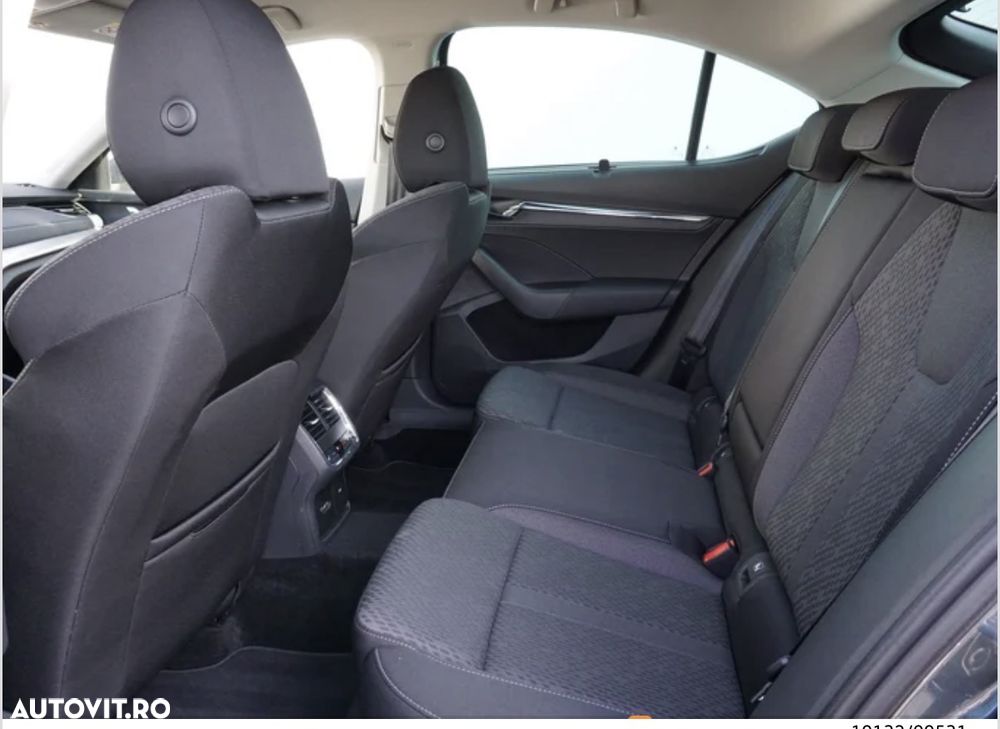 Skoda Octavia 2.0 TDI DSG Style - 10