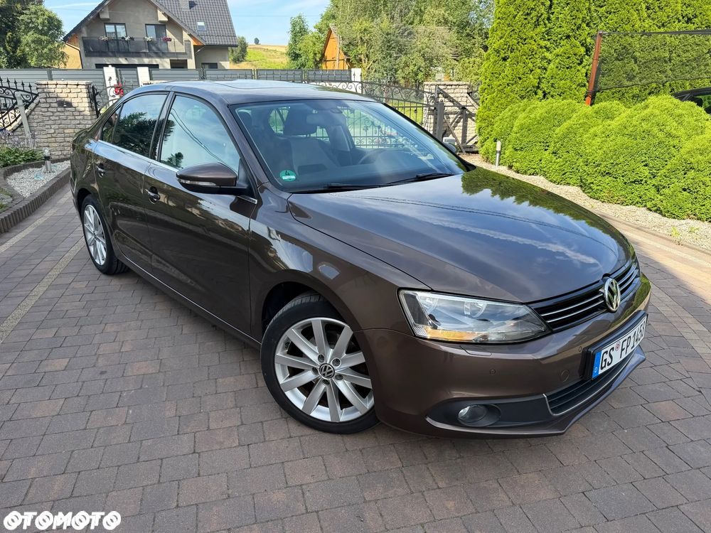 Volkswagen Jetta 1.6 TDI DPF DSG Highline - 1